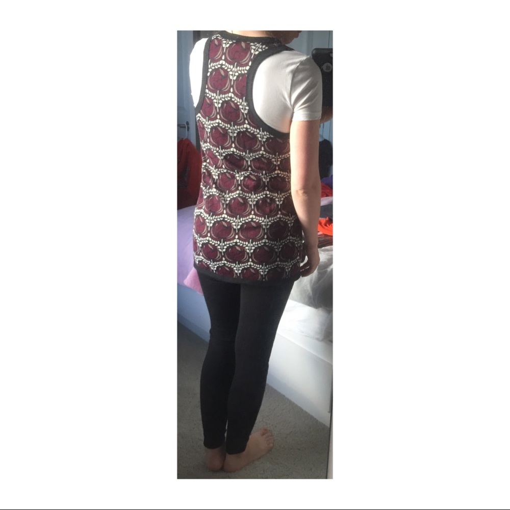 Maroon Patterned Sleeveless Cardigan - Picture 4 of 5